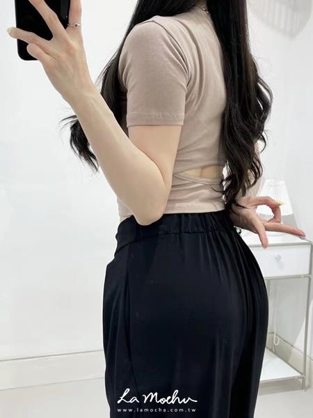 後簍腰合身短版上衣