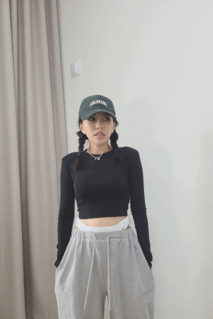 墊肩合身短版上衣(闆娘.花花清單)