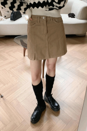 外縫線小開衩牛仔短裙
