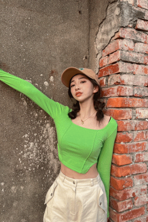 縮腰側邊簍空性感上衣(闆娘.花花清單)