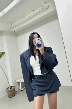 寬肩短版鈕釦西裝外套