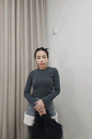 圓領直坑條純色打底上衣