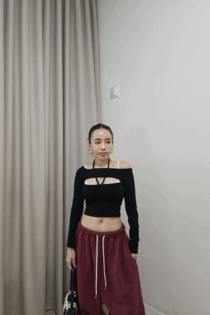性感美胸繞頸上衣