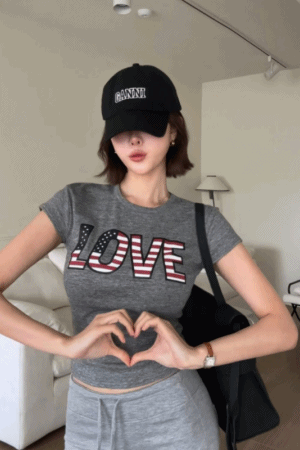 LOVE合身彈性上衣