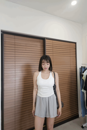大美背挖肩棉質上衣