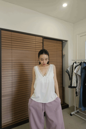 蕾絲滾邊側開衩V領背心