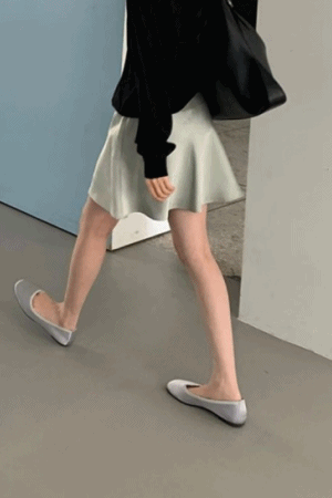 緞面光澤短裙