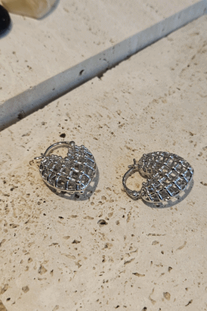簍空愛心白金鍍金耳環