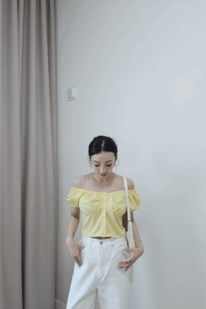 碎花澎袖排扣上衣