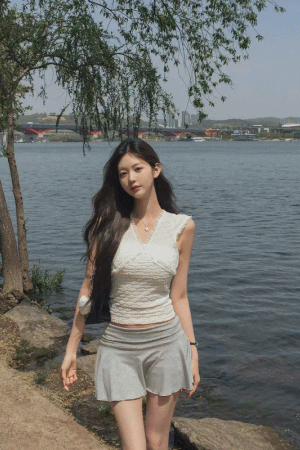 皺皺蕾絲V領滾邊背心