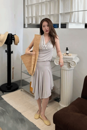 掛脖垂領美背洋裝