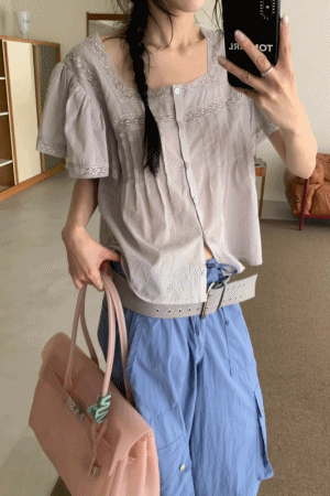 排扣蕾絲傘狀襯衫