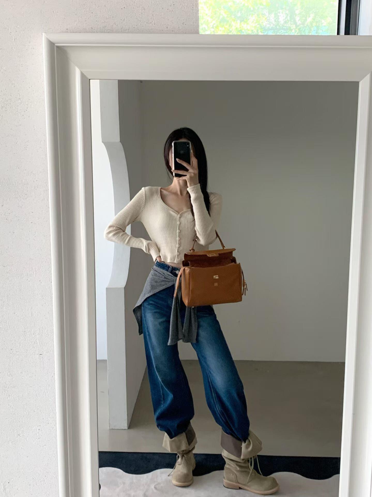 小低領坑條上衣