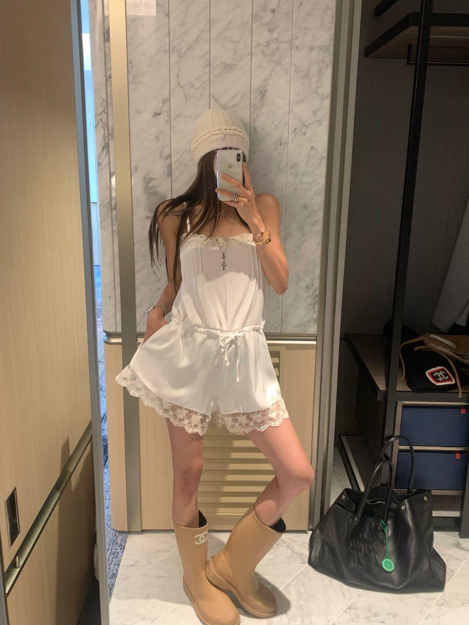 細肩蕾絲連身短褲