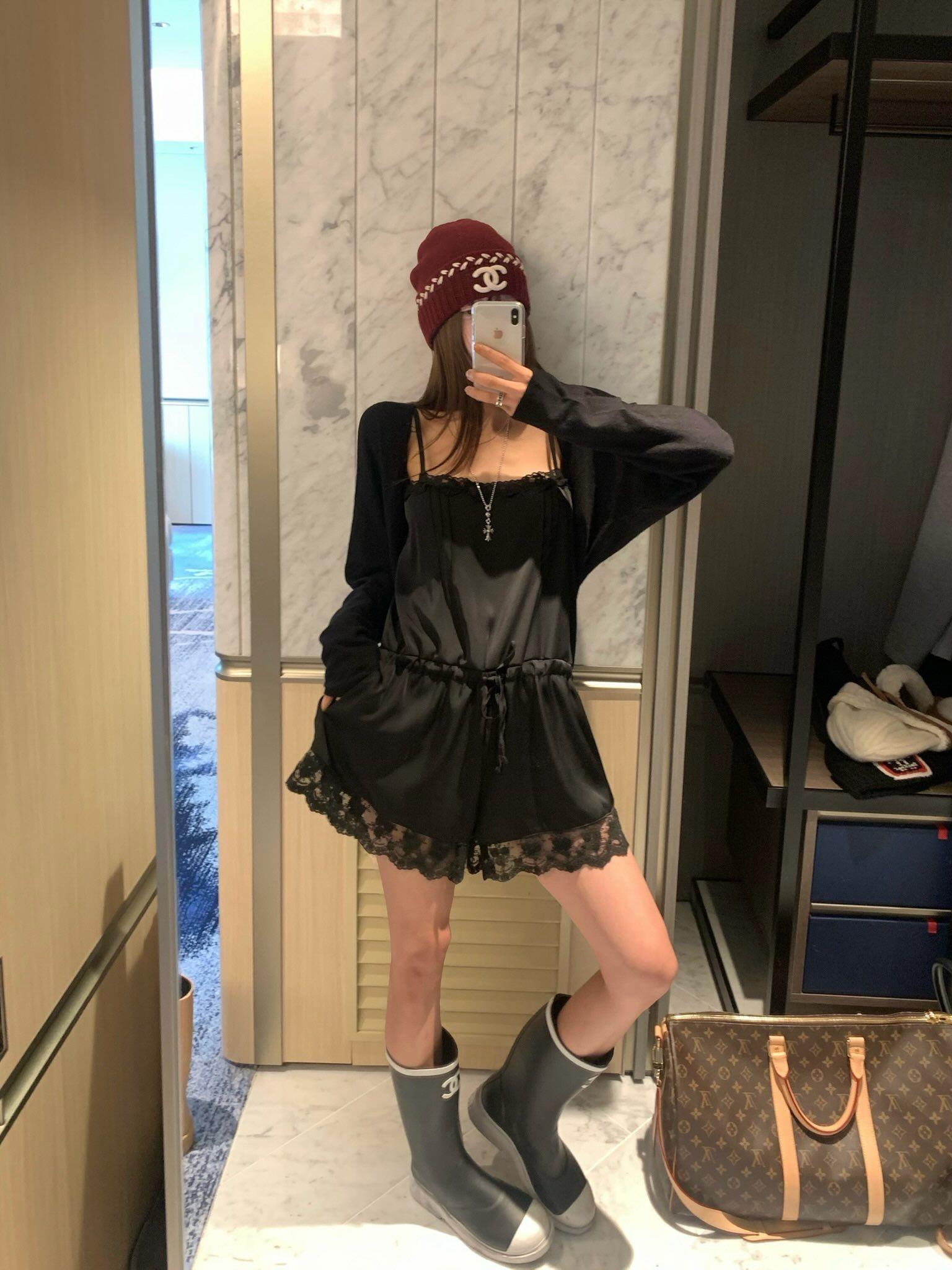 細肩蕾絲連身短褲
