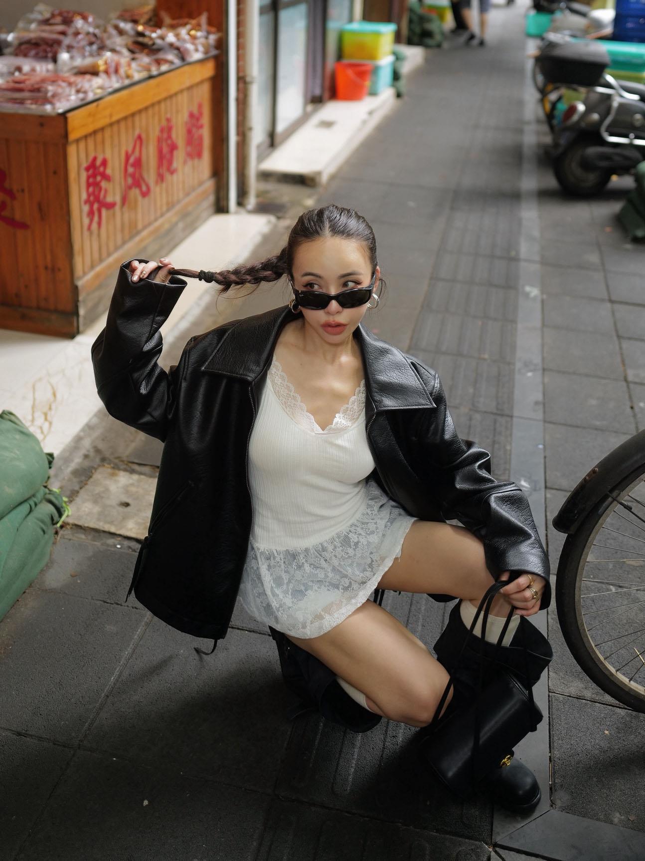割破反摺迷你牛仔褲