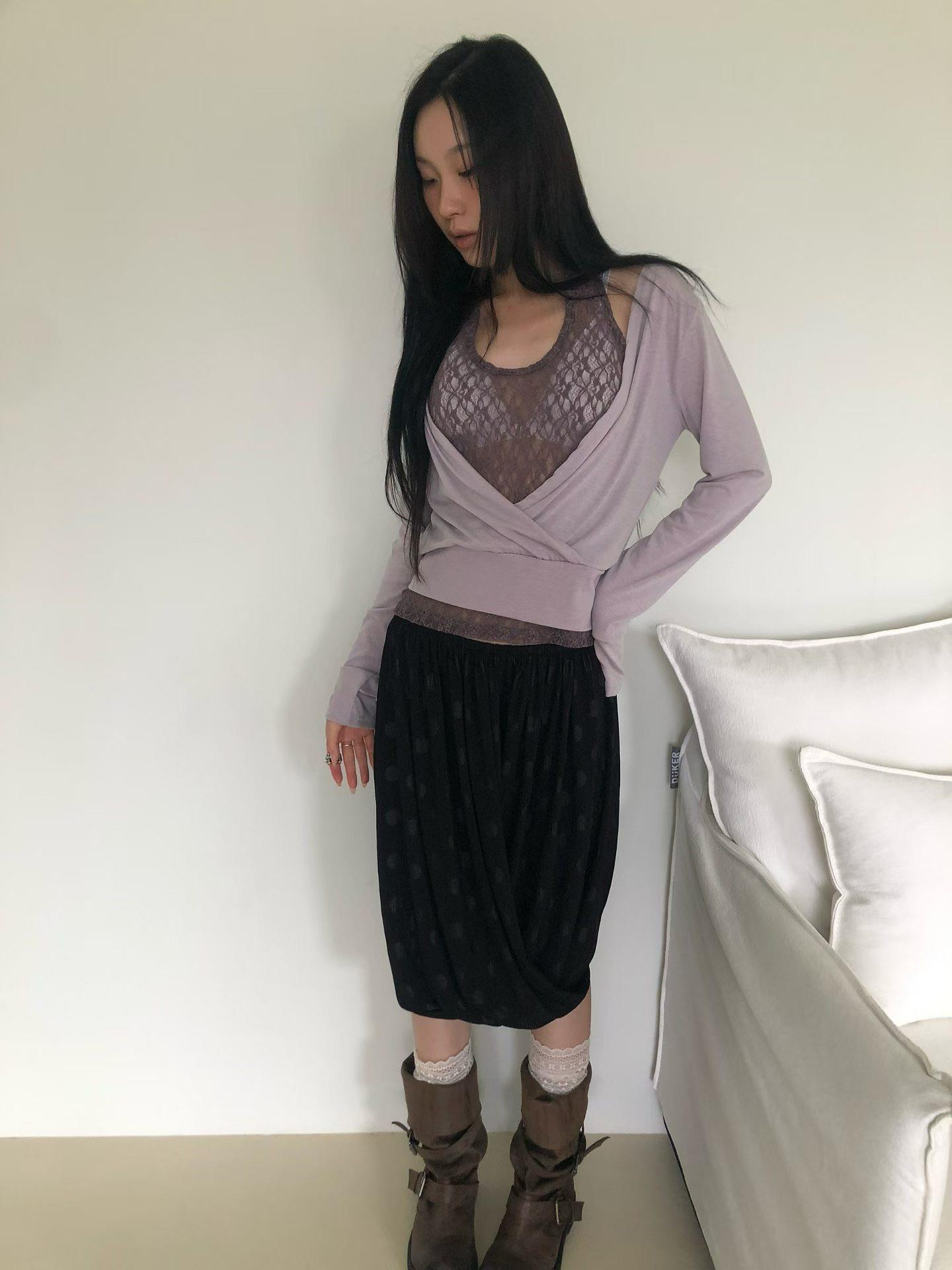 掛脖蕾絲背心+大V領上衣兩件組
