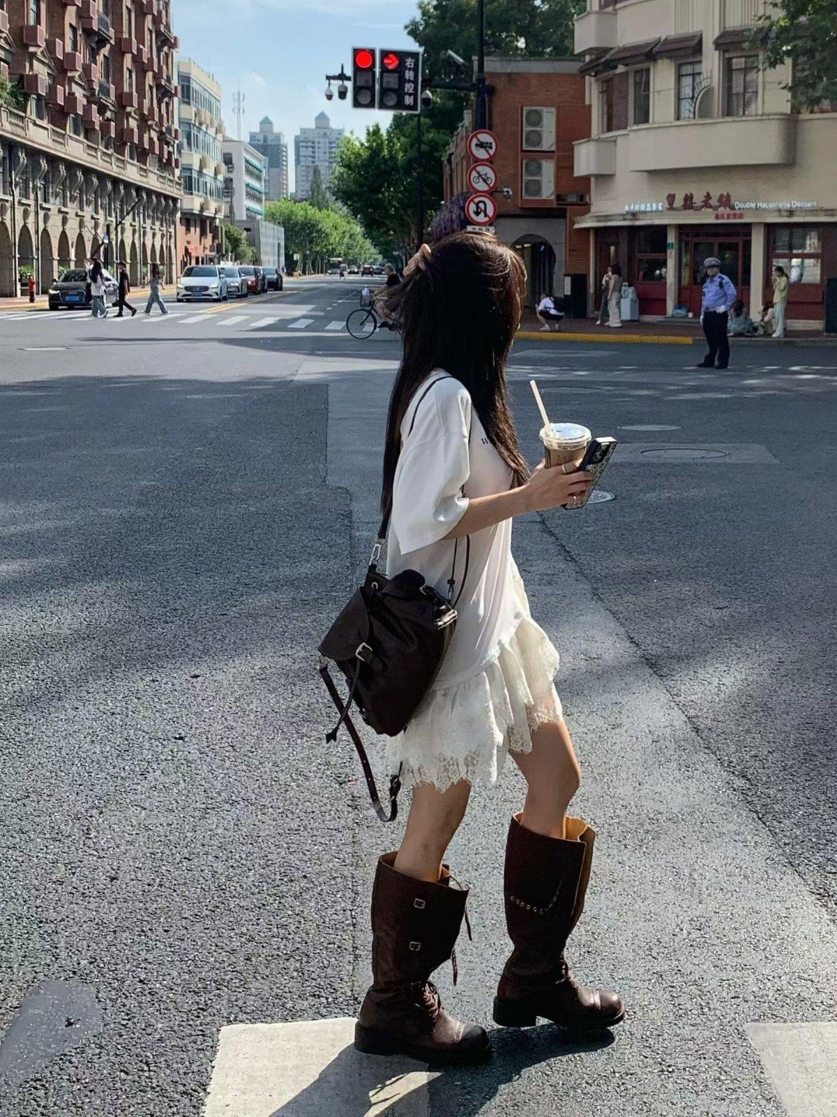 緞面拼蕾絲短洋裝