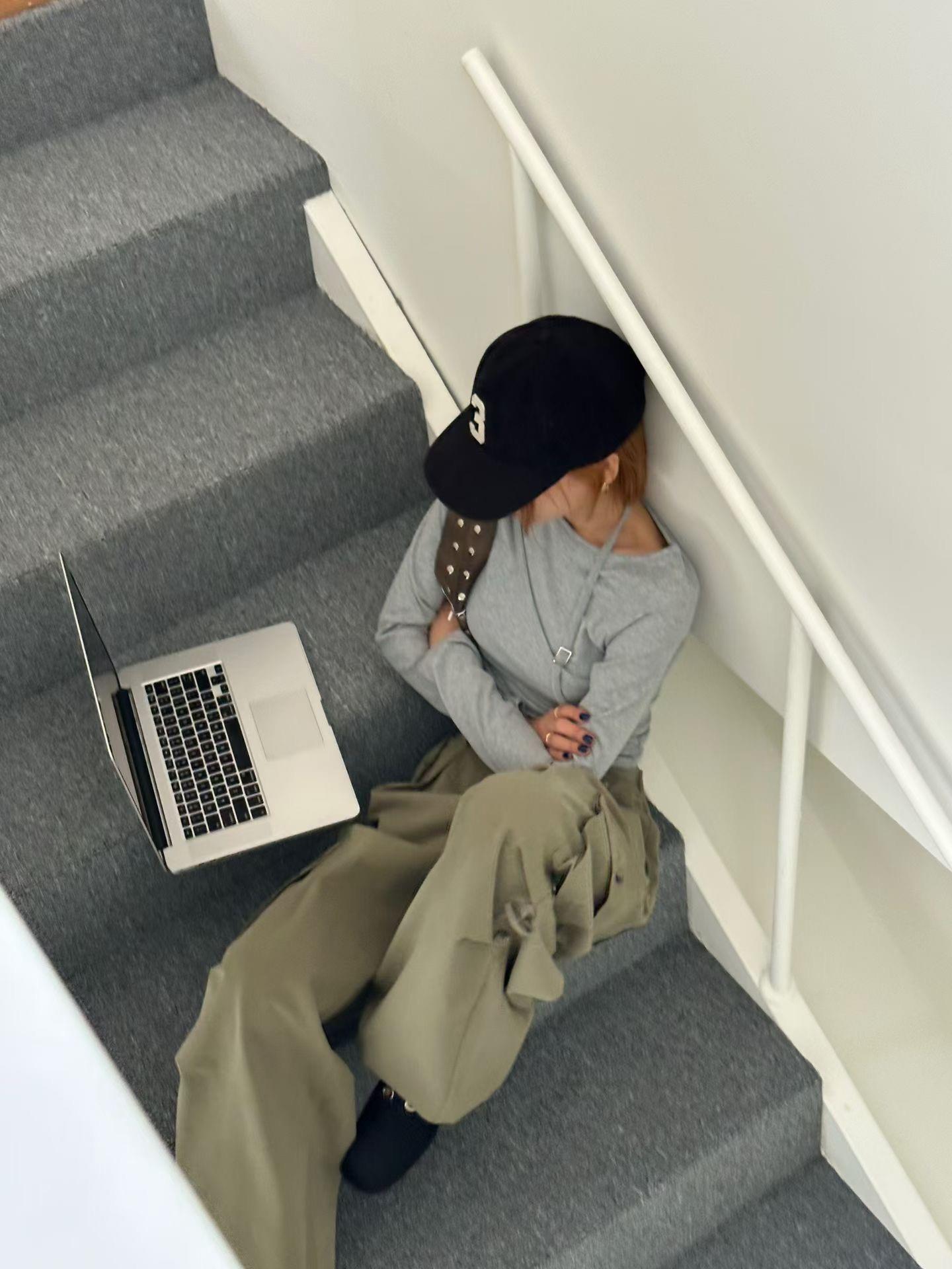 掛脖不規則帶上衣