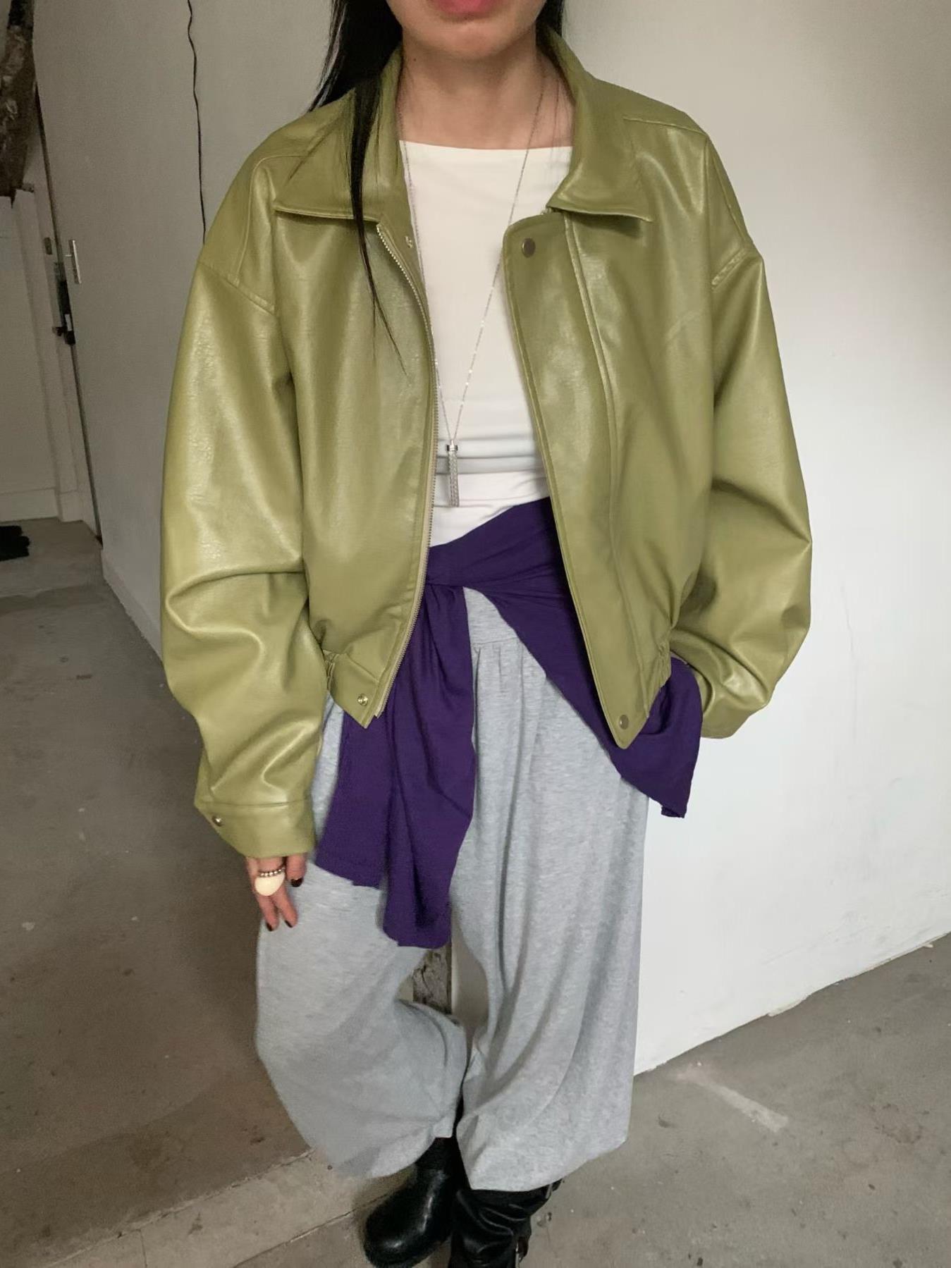 下擺縮口壓紋皮革外套