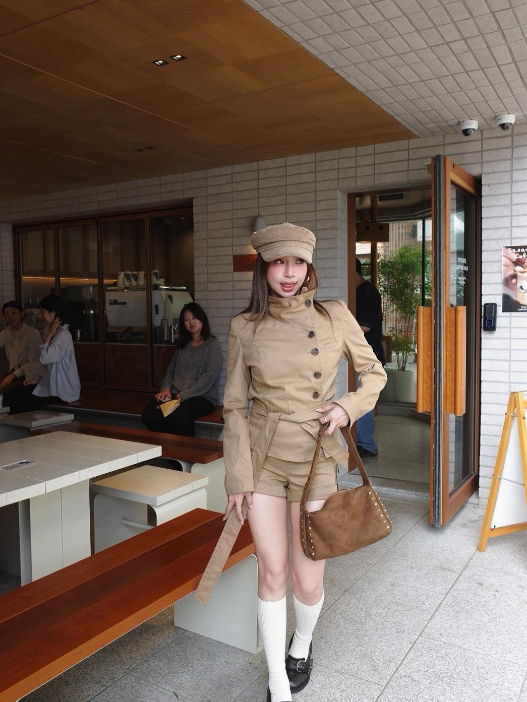 大圓扣立領風衣外套