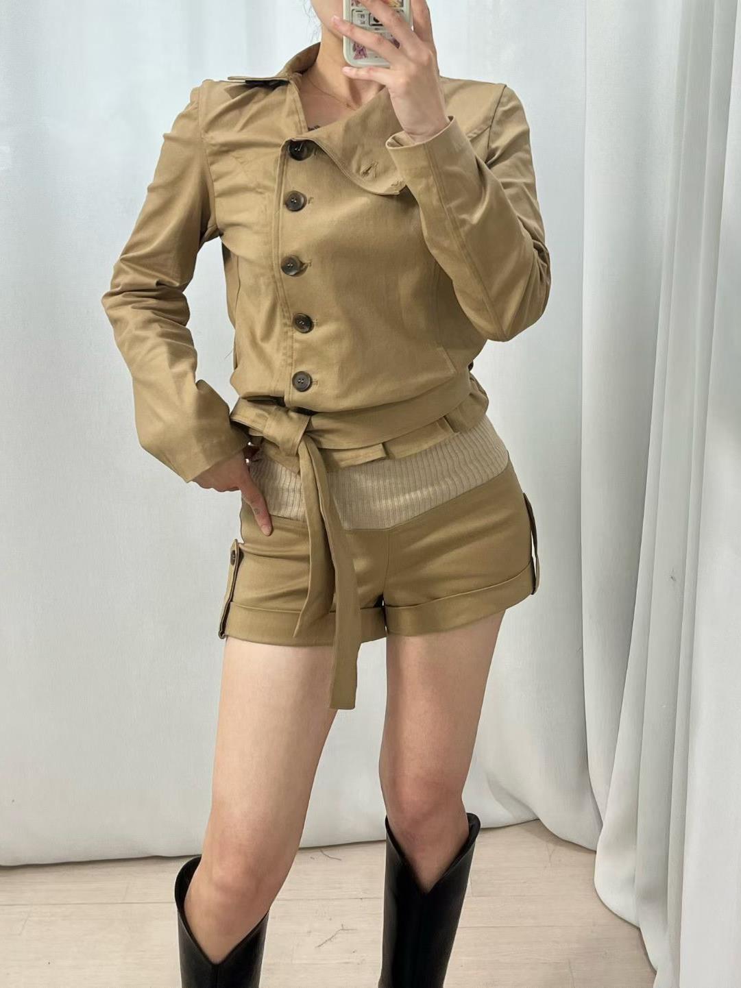 大圓扣立領風衣外套