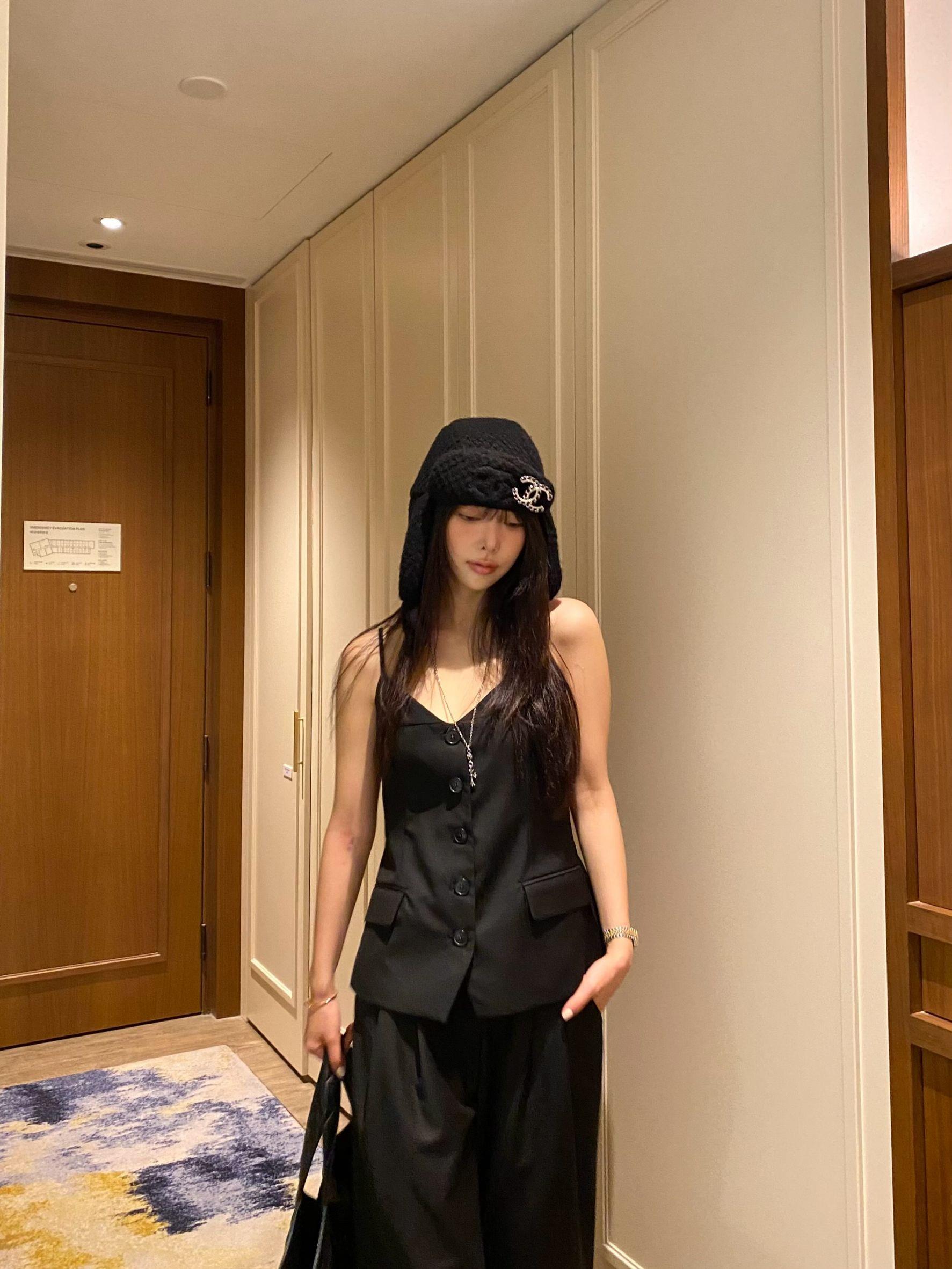 細肩西裝排釦背心