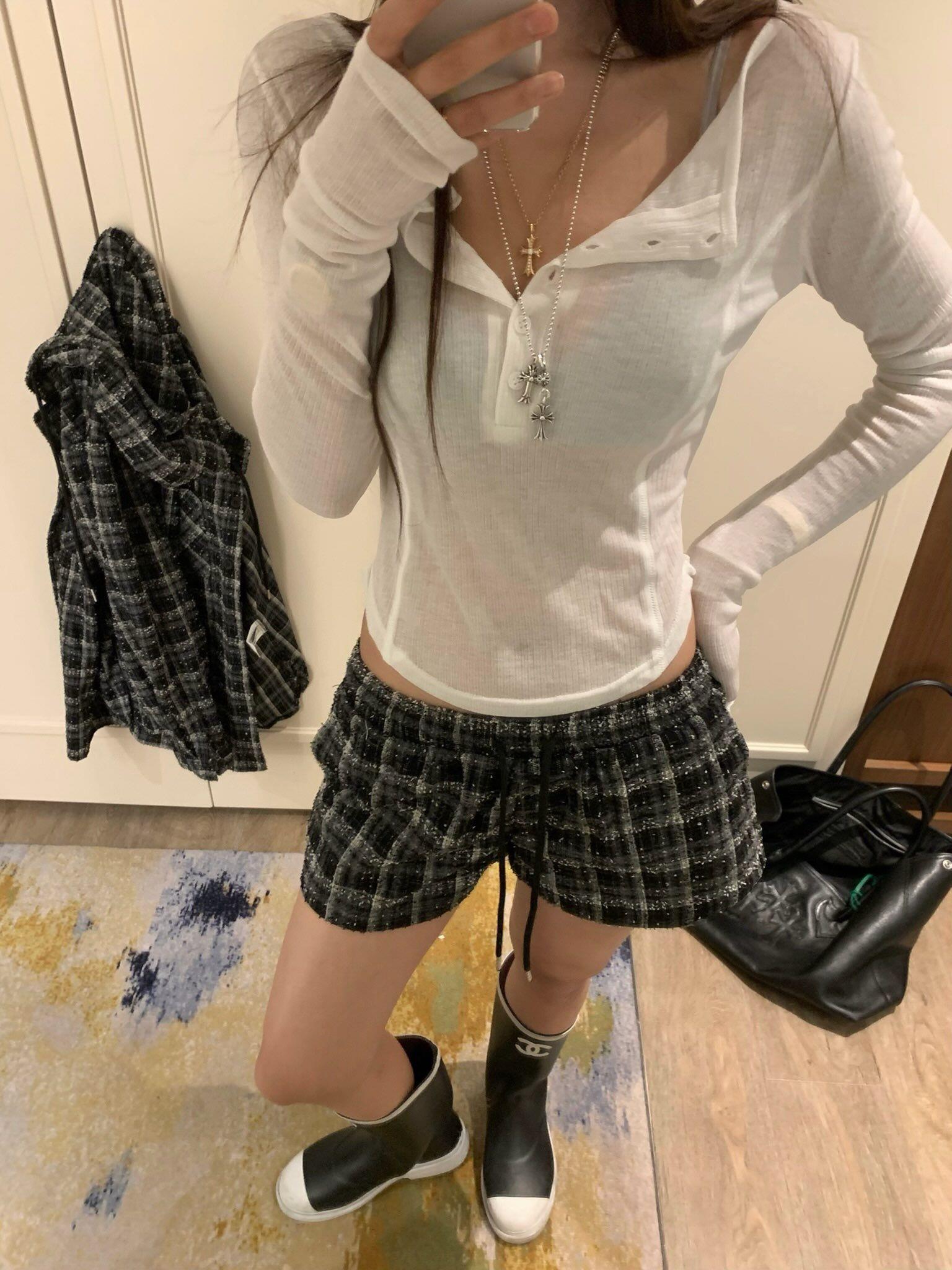 超薄款排釦上衣