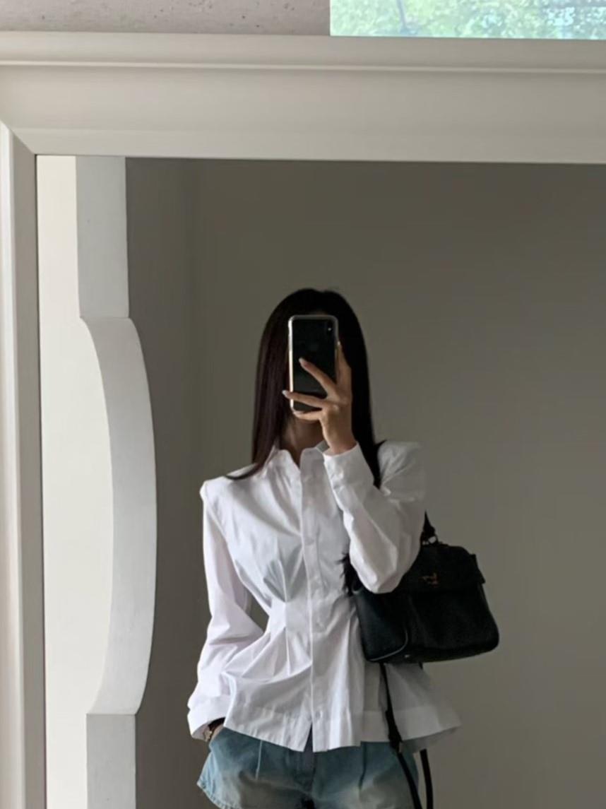 墊肩縮腰排釦襯衫