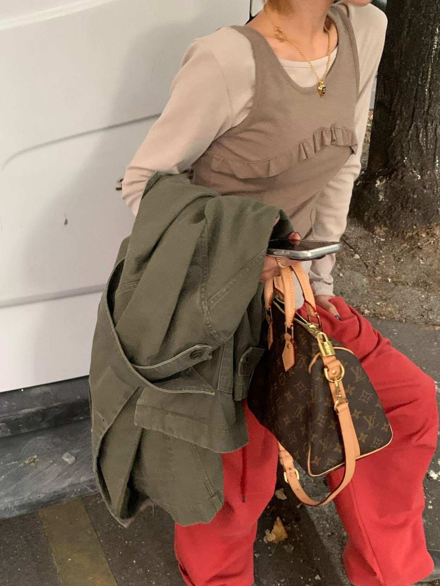 荷葉滾邊外磨毛背心